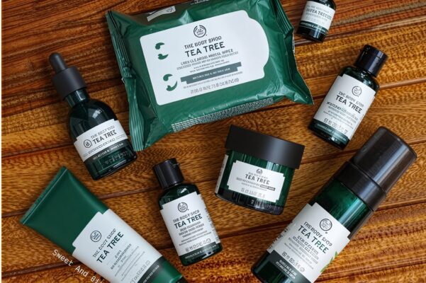 Sản phẩm tea tree trị mụn đinh râu