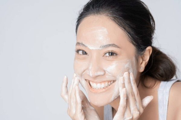 Nên dùng sữa rửa mặt khi nào cho phù hợp